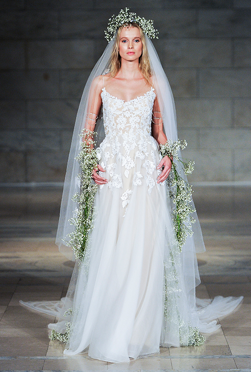 أشيك فساتين الزفاف من مصممة الأزياء ريم عكرا لعام 2018