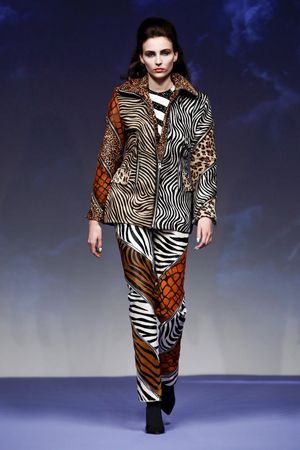 أشباح سوداء وجلد النمر في أسبوع الموضة بلندن 2018