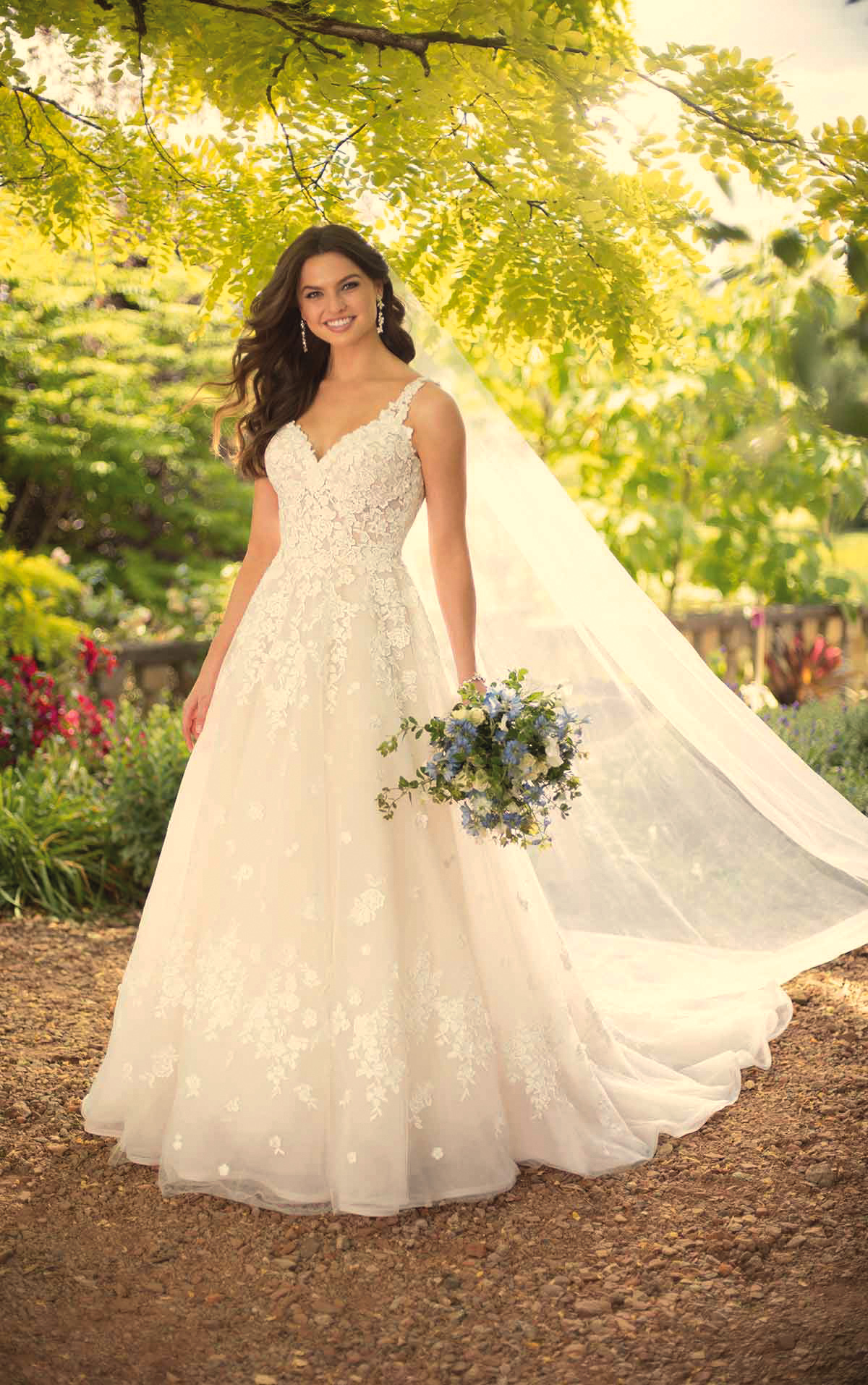 أناقة فستان العروس تول ودانتيل فى 2019