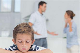 انفصال الوالدين ـ نصائح للتخفيف من شعور الابناء بالصدمة 