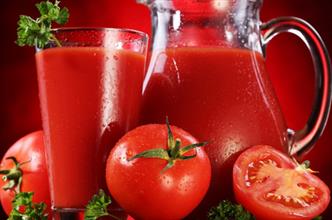تناول عصير الطماطم يوميا حماية للقلب