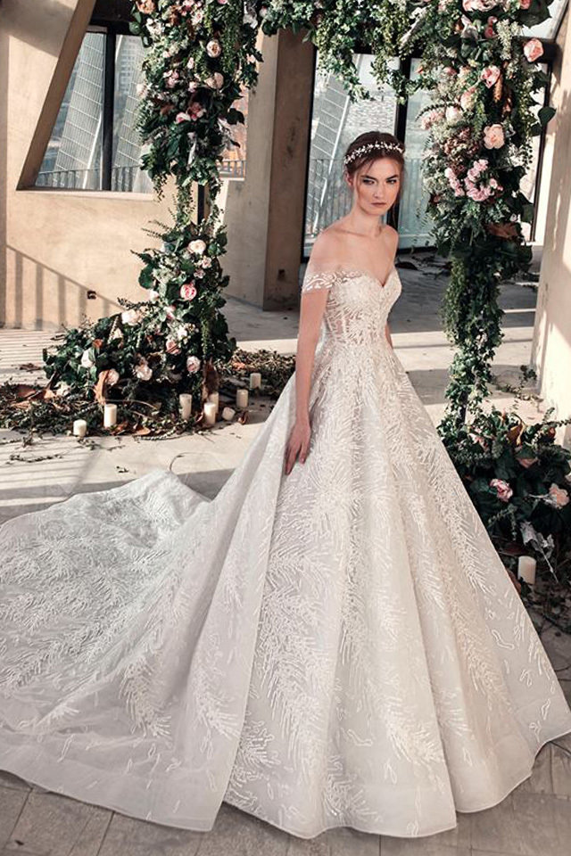 طوني ورد يقدم مجموعة فساتين زفاف ساحرة لعروس ربيع 2019