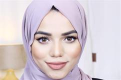 بالفيديو.. طريقة بسيطة للف الحجاب في دقيقة واحدة